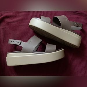 Crocs Brooklyn Low Wedge